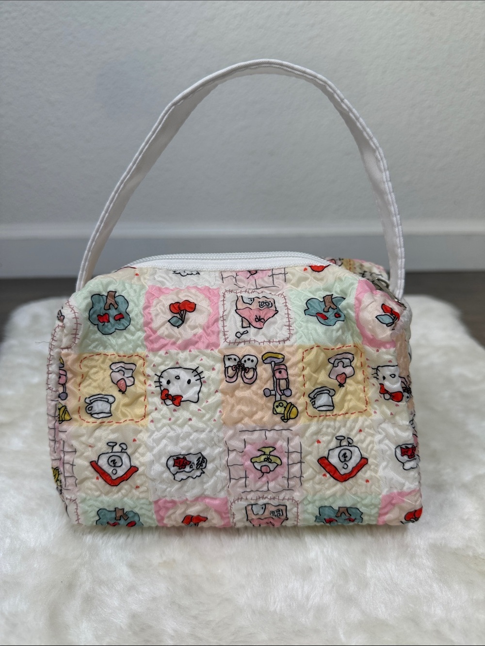 Hello Kitty Bundle Totes & Pouch - Picture 5 of 6